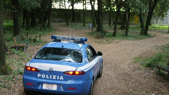 Spacciavano droga nel bosco Per scappare si gettano nel fiume