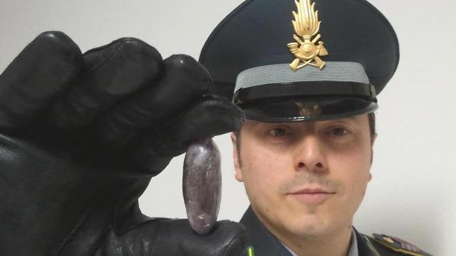 Nella Smart avevano otto etti di hashish