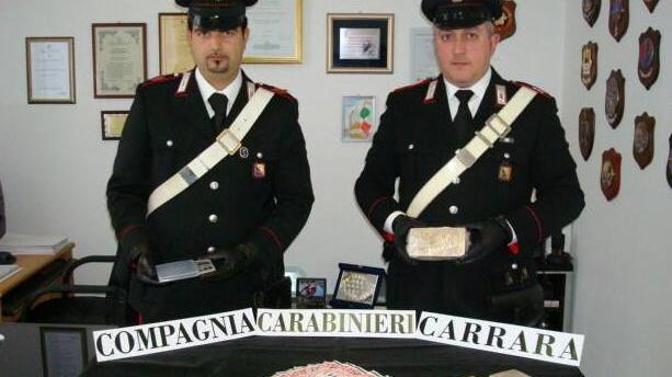 Due chili di eroina nascosti nella stufa: arrestato a Massa