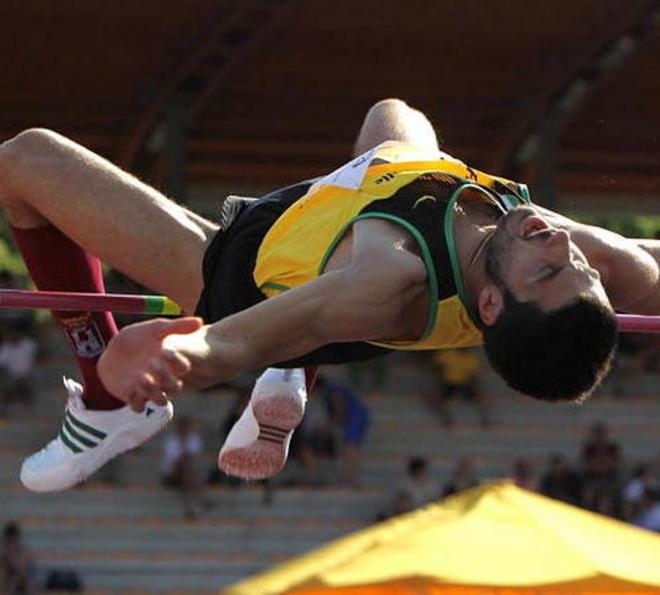 Andrea Lemmi vola nell’alto a 2,21: chi ben comincia....