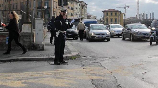 Strisciata d’olio, traffico bloccato