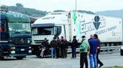 Sciopero dei tir, salta lo spettacolo teatrale