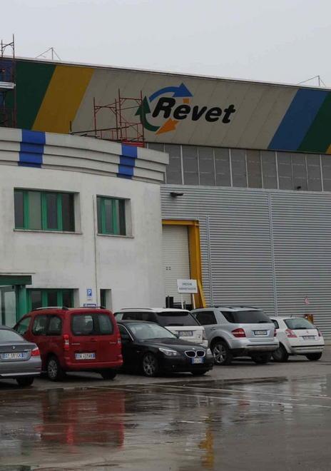 Revet, i nuovi appalti portano in busta paga mille euro l’anno 