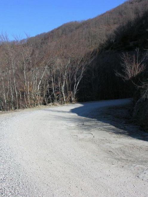 Cavarzano, ultimata la risagomatura della strada bianca 