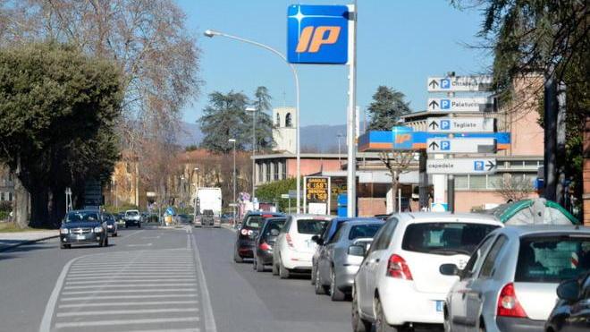 Rifornimenti in crisi e i blocchi vanno avanti