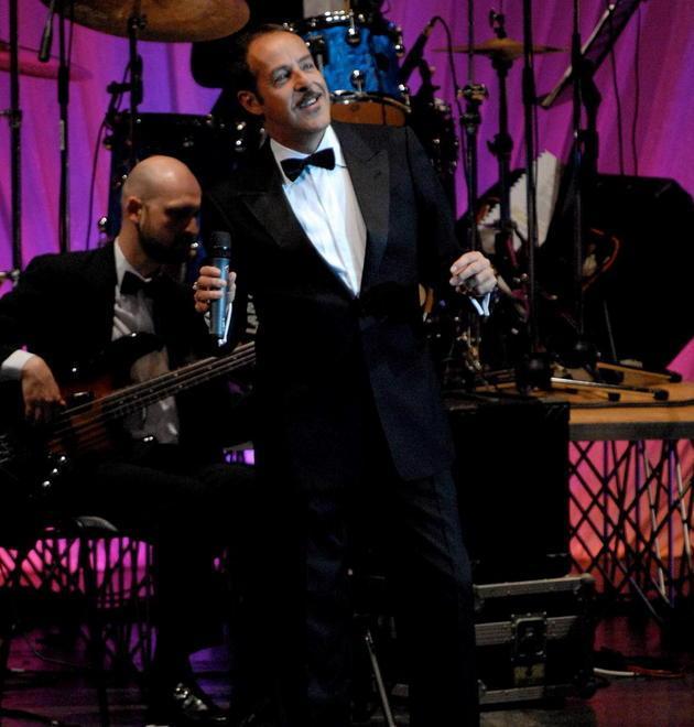 Massimo Lopez mattatore Canzoni, balli e imitazioni 
