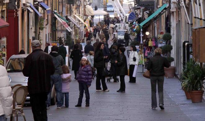 Nei ristoranti del centro? Servono le “sputacchiere”