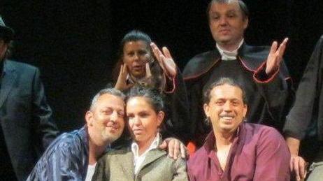 Mia moglie è una santa in scena la compagnia di Andrea Balestri