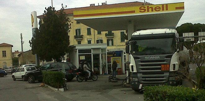 Il fronte dei camion si rompe a Livorno 