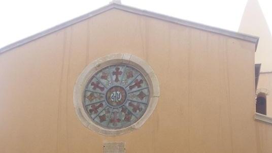 Dopo la bufera sulla chiesa dietrofront sul colore giallo