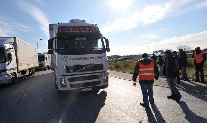Blocco dei camion rientra la protesta 