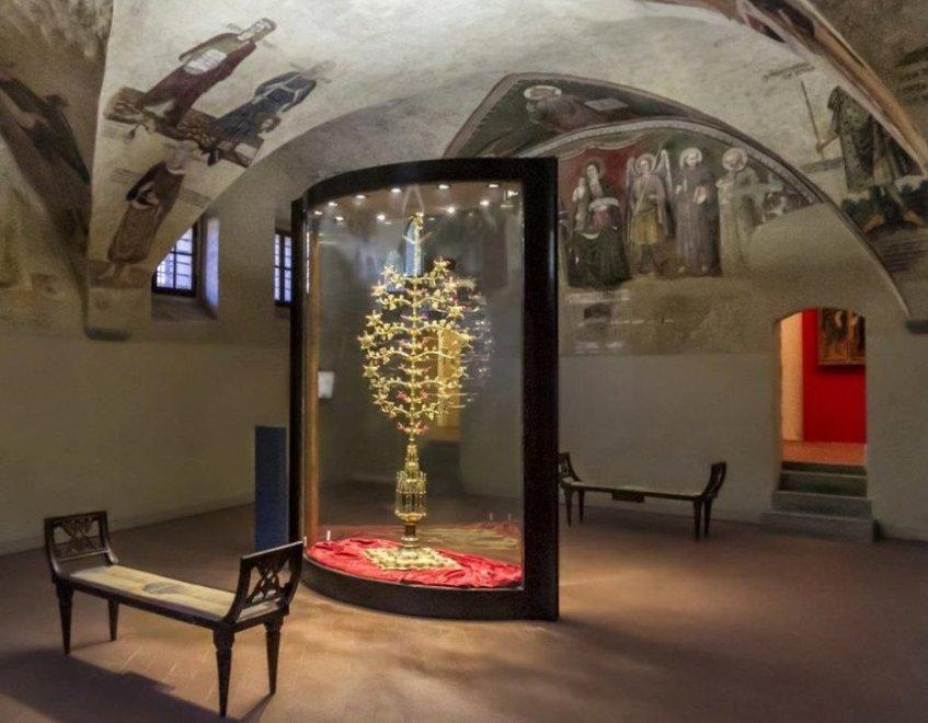 A Lucignano c’è l’albero dell’amore, al suo cospetto ci si promette fedeltà 