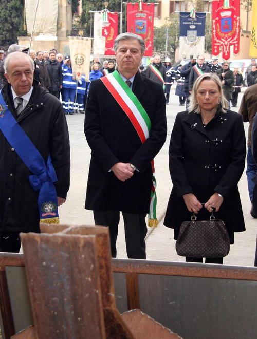 Olocausto: una corona d’alloro 