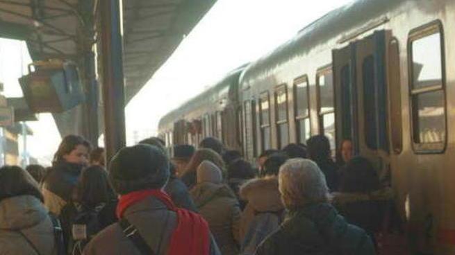 Una stangata sui treni dei pendolari