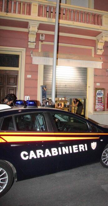 Lite tra babbo e figlio volano vasi e piatti arrivano i carabinieri 