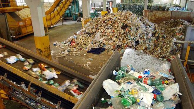 Grazie ad Ariel finirà in discarica meno plastica