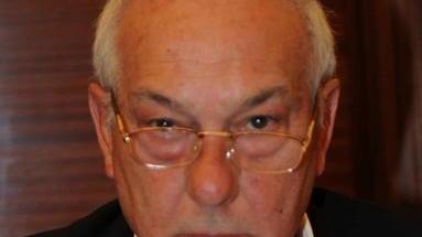 «Il Comune risparmi sui consulenti esterni»