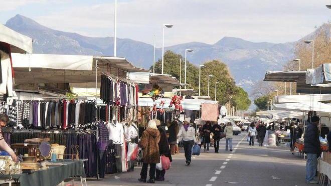 Mercato in Passeggiata? Ok, ma chi “rompe” paga