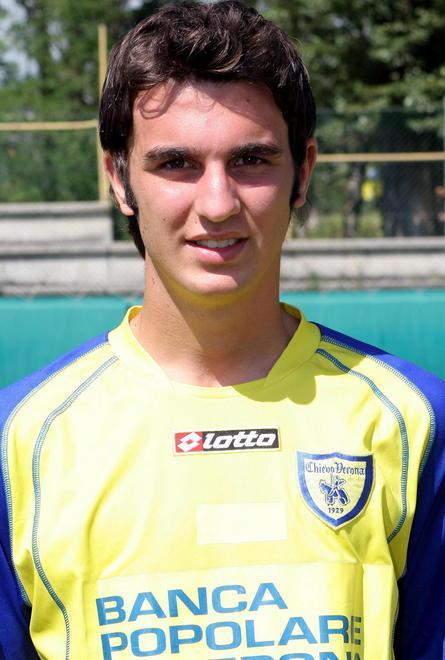 Genovali, il capitano che lava le maglie a tutti i compagni