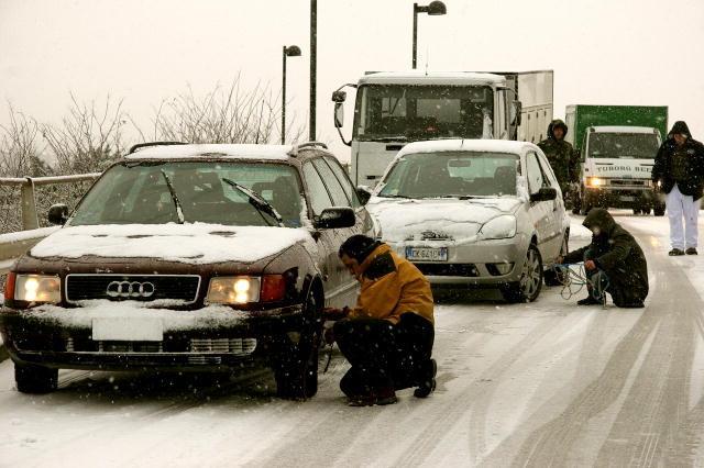 Scatta l’allerta-neve ci si prepara all’emergenza 
