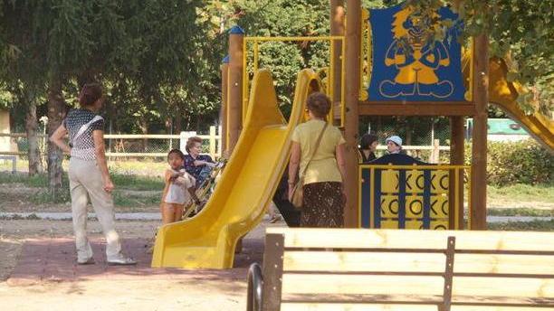 Al parco giochi anche di notte
