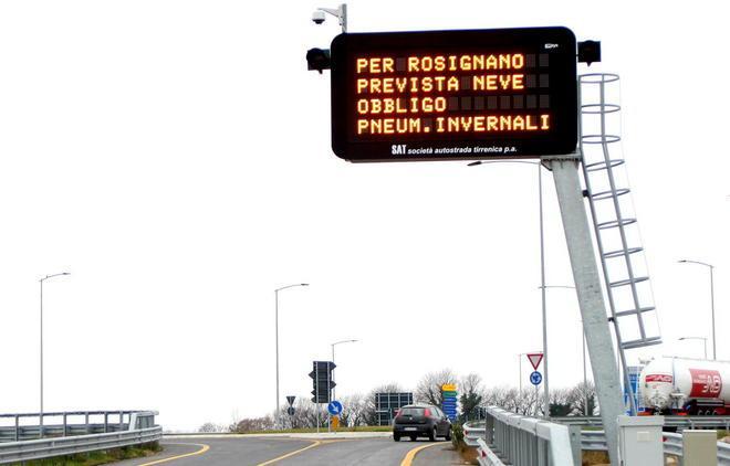 Allerta neve e gelo chiuse tutte le scuole letti per i senzatetto 