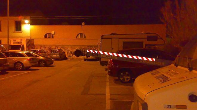 Piazza Calatafimi: che ci fa quella scala nel parcheggio?