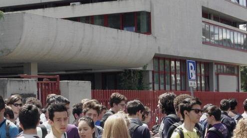Le iscrizioni a scuola si fanno su Internet