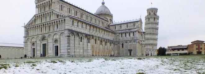 Pisa graziata, ma la neve manda in tilt la provincia 