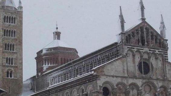 Una valanga bianca Amiata in ginocchio