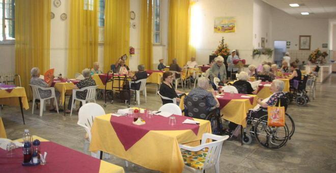 Anziani seguiti dagli assistenti sanitari 