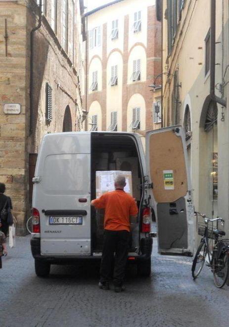 Multe in città dopo le 11 ai furgoni a benzina e gasolio 