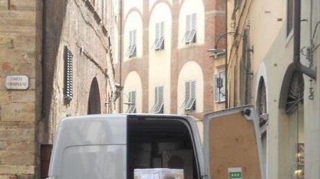 Multe in città dopo le 11 ai furgoni a benzina e gasolio