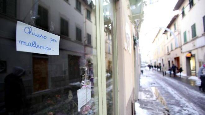 Negozi chiusi per il maltempo