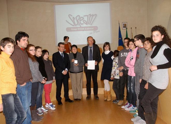 Studenti premiati a Pisa per l'impegno contro il lavoro minorile - Foto 