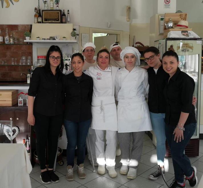 BlackOut, nel regno delle donne pizza al metro ma soprattutto ristorante 