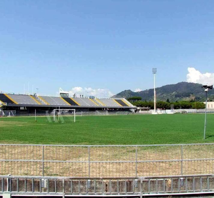 I tifosi contro il cambio del nome allo stadio Oliveti 