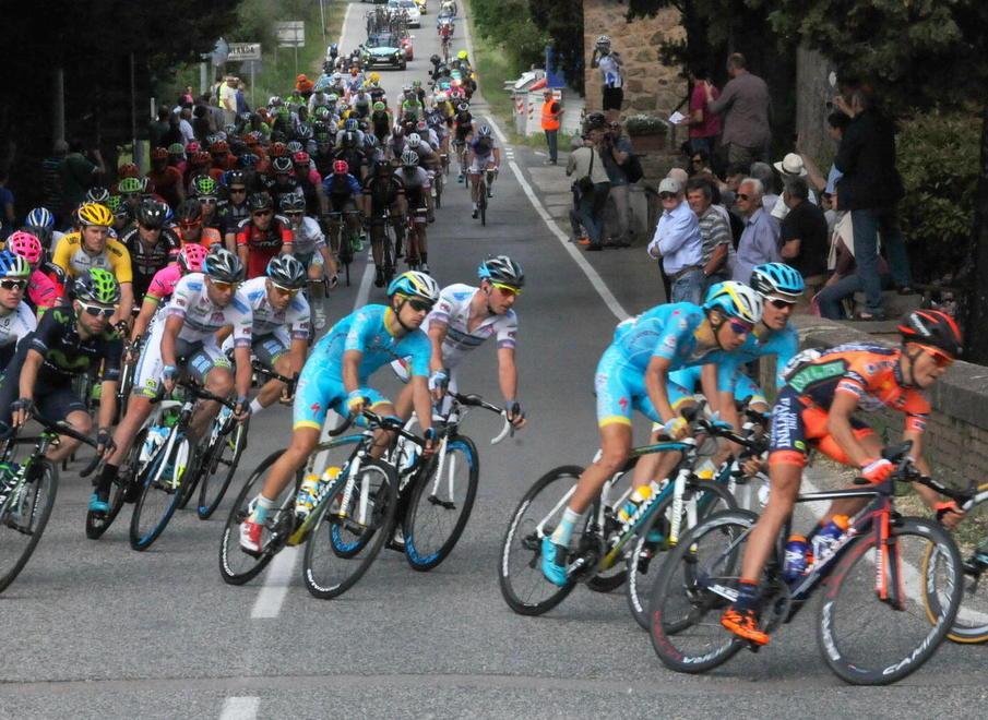 Lunedì arriva il Giro, attenzione ai divieti 