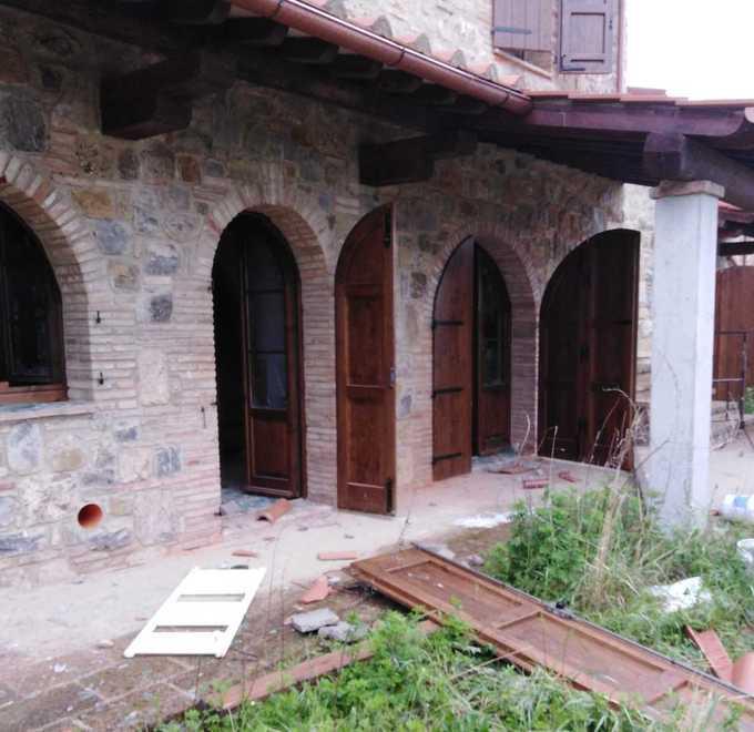 «Sentendo rumori dal casale ho capito che erano i vandali»