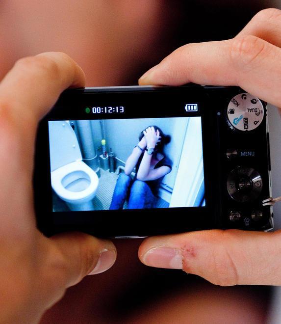 Stop al cyberbullismo I pericoli delle rete raccontati ai giovani