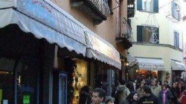 Negozi aperti i festivi e una carta fedeltà E’ la ricetta anti-crisi
