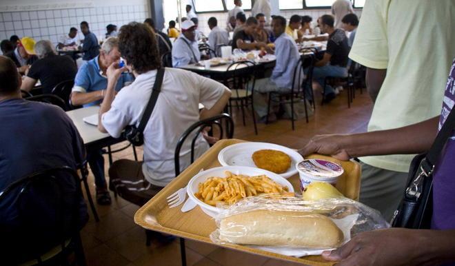 Cento pasti al giorno ai poveri 