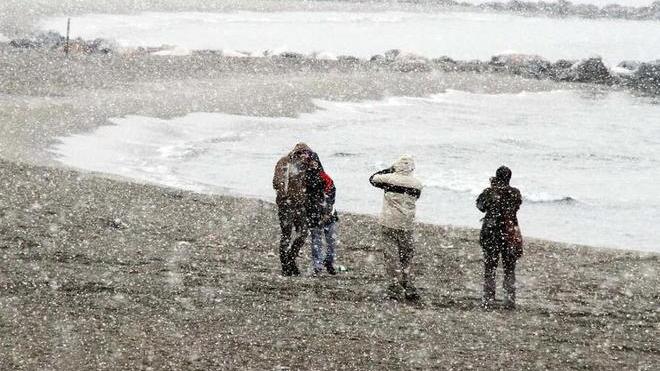 Monti: tanta neve, pochi disagi