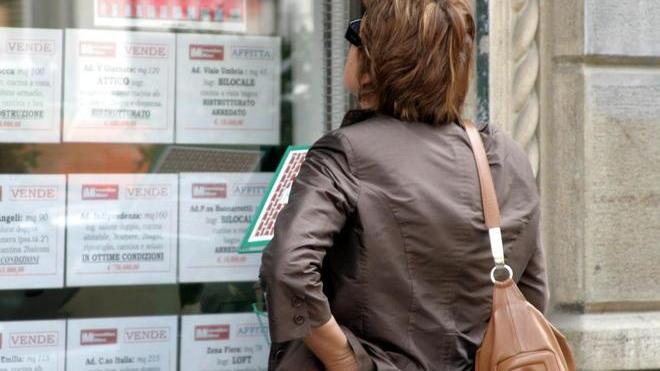 Agenti abusivi all’assalto delle ville del Forte