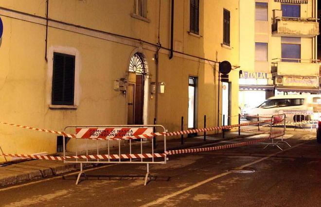 Evacuato un palazzo per una crepa 6 famiglie senza casa 