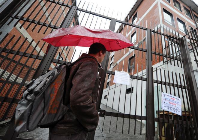 Oggi banchi ancora vuoti e domani lezioni a rischio