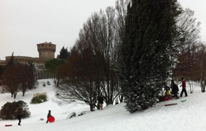 Parco chiuso, i bimbi non possono giocare 