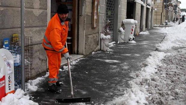 Iniziative annullate e spettacoli rinviati