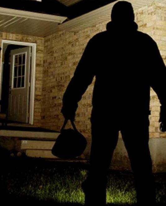 Famiglia assediata in casa dai ladri «Notte da incubo» 