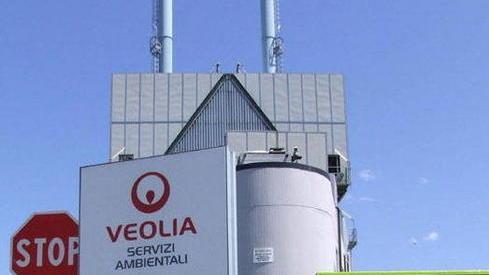 Rifiuti troppo cari I Comuni scaricano i francesi di Veolia
